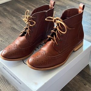 Steven Madden brown laced bootie. Size: 6.5